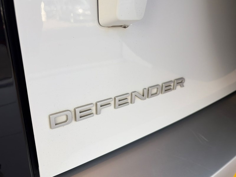 2022 (71) LAND ROVER DEFENDER 3.0 D250 S 110 5dr Auto 5401682