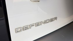 2022 (71) LAND ROVER DEFENDER 3.0 D250 S 110 5dr Auto 5401682