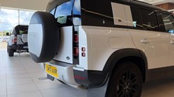 2022 (71) LAND ROVER DEFENDER 3.0 D250 S 110 5dr Auto 5401689