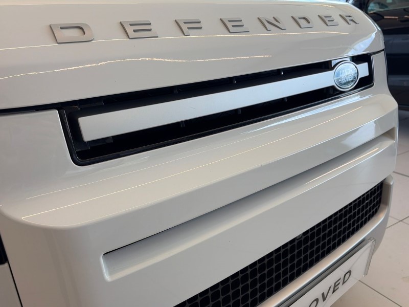 2022 (71) LAND ROVER DEFENDER 3.0 D250 S 110 5dr Auto 5401679