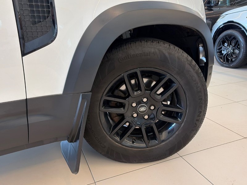 2022 (71) LAND ROVER DEFENDER 3.0 D250 S 110 5dr Auto 5401685