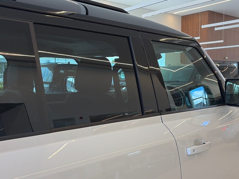 2022 (71) LAND ROVER DEFENDER 3.0 D250 S 110 5dr Auto 5401687