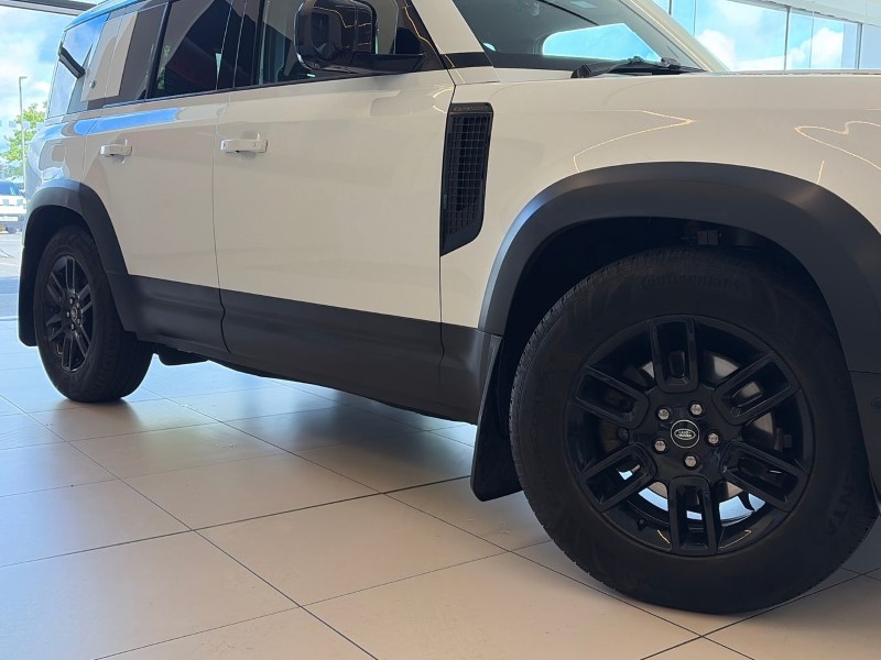 2022 (71) LAND ROVER DEFENDER 3.0 D250 S 110 5dr Auto 5401680