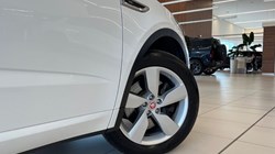 2018 (68) JAGUAR E-PACE 2.0 R-Dynamic SE 5dr Auto 5454637