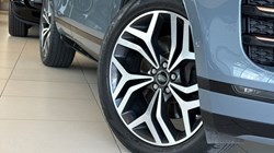 2020 (70) LAND ROVER RANGE ROVER EVOQUE 2.0 D180 First Edition 5dr Auto 5453821
