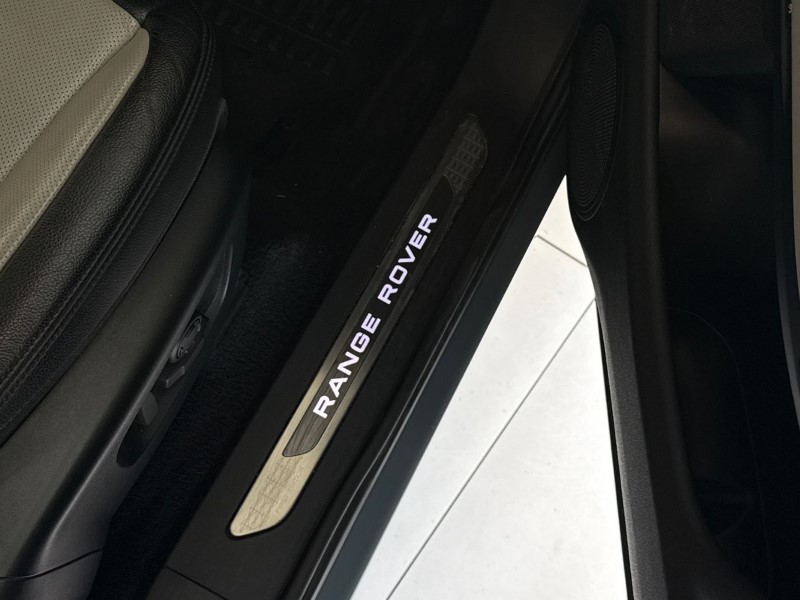 2020 (70) LAND ROVER RANGE ROVER EVOQUE 2.0 D180 First Edition 5dr Auto 5453815