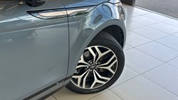 2020 (70) LAND ROVER RANGE ROVER EVOQUE 2.0 D180 First Edition 5dr Auto 5453826
