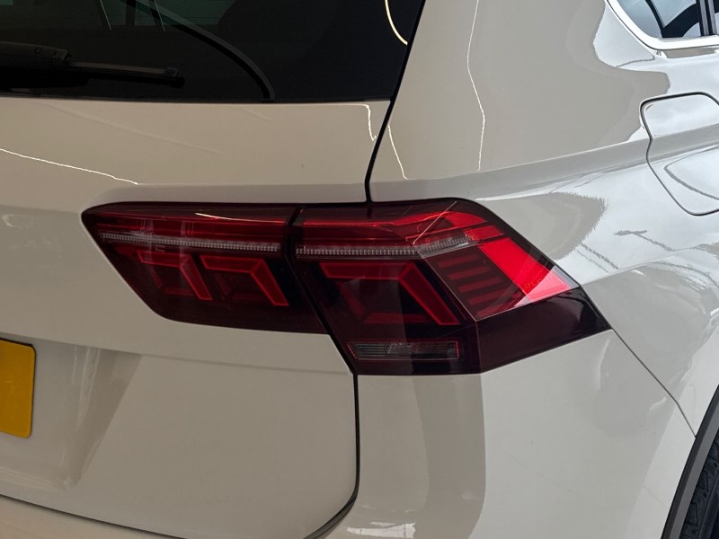 2021 (21) VOLKSWAGEN TIGUAN 1.5 TSI 150 Elegance 5dr DSG 5469322