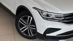 2021 (21) VOLKSWAGEN TIGUAN 1.5 TSI 150 Elegance 5dr DSG 5469317