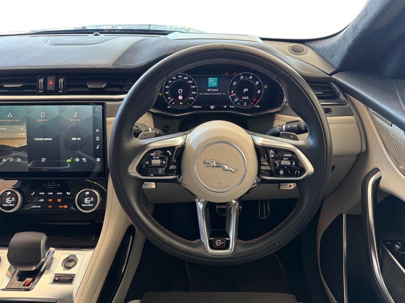 2023 (23) JAGUAR F-PACE 5.0 V8 550 SVR 5dr Auto AWD [Panoramic roof] 5439815