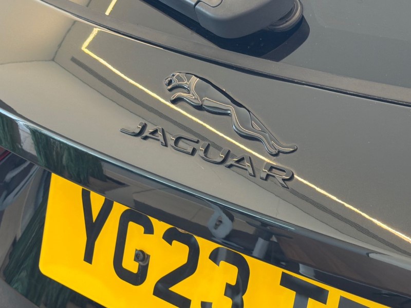 2023 (23) JAGUAR F-PACE 5.0 V8 550 SVR 5dr Auto AWD [Panoramic roof] 5439844