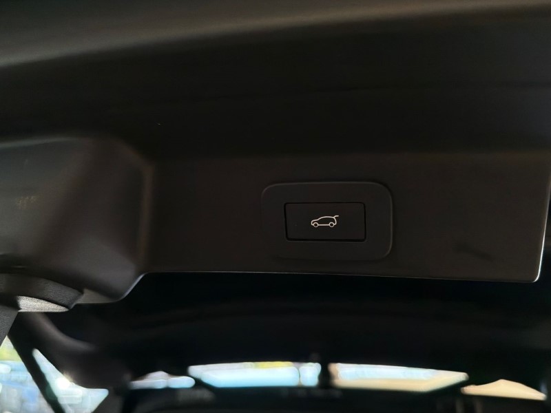 2023 (23) JAGUAR F-PACE 5.0 V8 550 SVR 5dr Auto AWD [Panoramic roof] 5439839