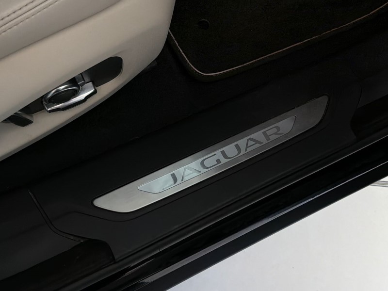 2023 (23) JAGUAR F-PACE 5.0 V8 550 SVR 5dr Auto AWD [Panoramic roof] 5439837
