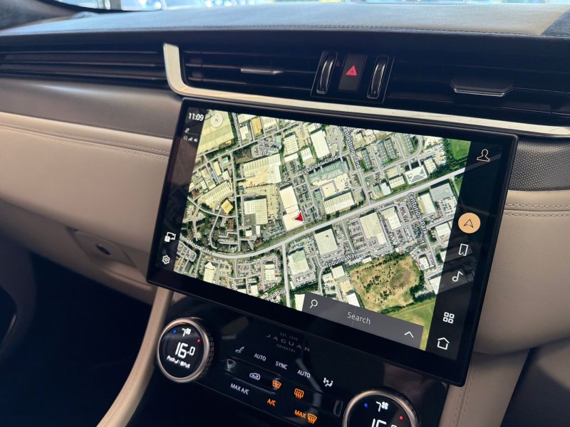 2023 (23) JAGUAR F-PACE 5.0 V8 550 SVR 5dr Auto AWD [Panoramic roof] 5439811