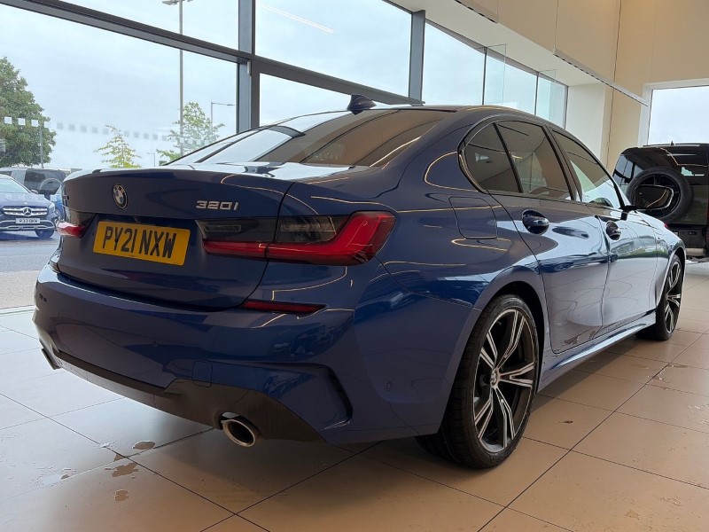 2021 (21) BMW 3 SERIES 320i xDrive M Sport 4dr Step Auto 5498839