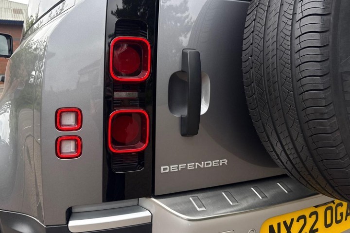 2022 (22) LAND ROVER COMMERCIAL DEFENDER 3.0 D250 Hard Top Auto 5607699