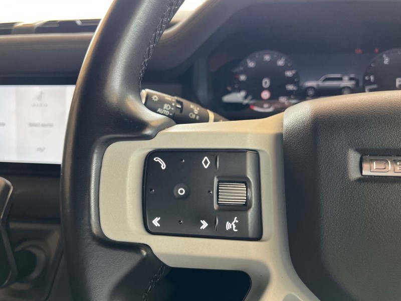 2022 (72) LAND ROVER DEFENDER 3.0 D250 X-Dynamic S 110 5dr Auto 5457338