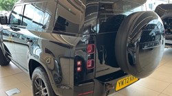 2022 (72) LAND ROVER DEFENDER 3.0 D250 X-Dynamic S 110 5dr Auto 5457359