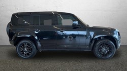 2022 (72) LAND ROVER DEFENDER 3.0 D250 X-Dynamic S 110 5dr Auto 5457316