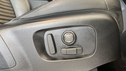 2023 (23) LAND ROVER DISCOVERY 3.0 D300 S 5dr Auto 5455285