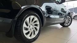 2023 (23) LAND ROVER DISCOVERY 3.0 D300 S 5dr Auto 5455310