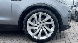 2023 (23) LAND ROVER DISCOVERY 3.0 D300 R-Dynamic HSE 5dr Auto 5460334