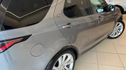 2023 (23) LAND ROVER DISCOVERY 3.0 D300 R-Dynamic HSE 5dr Auto 5460379