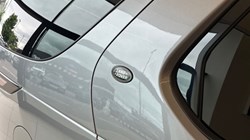 2023 (23) LAND ROVER DISCOVERY 3.0 D300 R-Dynamic HSE 5dr Auto 5460380