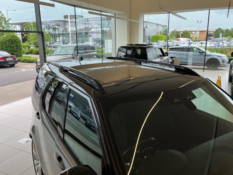 2023 (23) LAND ROVER DISCOVERY 3.0 D300 R-Dynamic HSE 5dr Auto 5460382