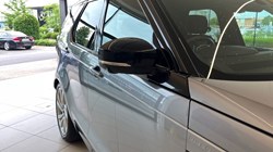 2023 (23) LAND ROVER DISCOVERY 3.0 D300 R-Dynamic HSE 5dr Auto 5460378