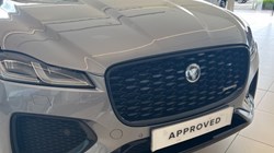 2024 (24) JAGUAR F-PACE 2.0 D200 R-Dynamic HSE Black 5dr Auto AWD 5459419