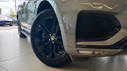 2024 (24) JAGUAR F-PACE 2.0 D200 R-Dynamic HSE Black 5dr Auto AWD 5459420