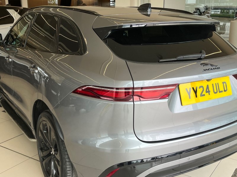 2024 (24) JAGUAR F-PACE 2.0 D200 R-Dynamic HSE Black 5dr Auto AWD 5459423