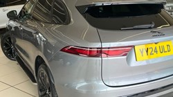 2024 (24) JAGUAR F-PACE 2.0 D200 R-Dynamic HSE Black 5dr Auto AWD 5459393