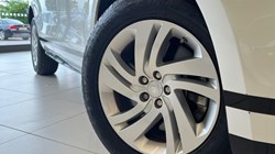 2020 (70) LAND ROVER RANGE ROVER EVOQUE 2.0 D150 R-Dynamic S 5dr Auto 5456050