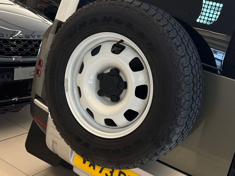 2023 (73) LAND ROVER COMMERCIAL DEFENDER 3.0 D250 Hard Top Auto [3 Seat] 5468691