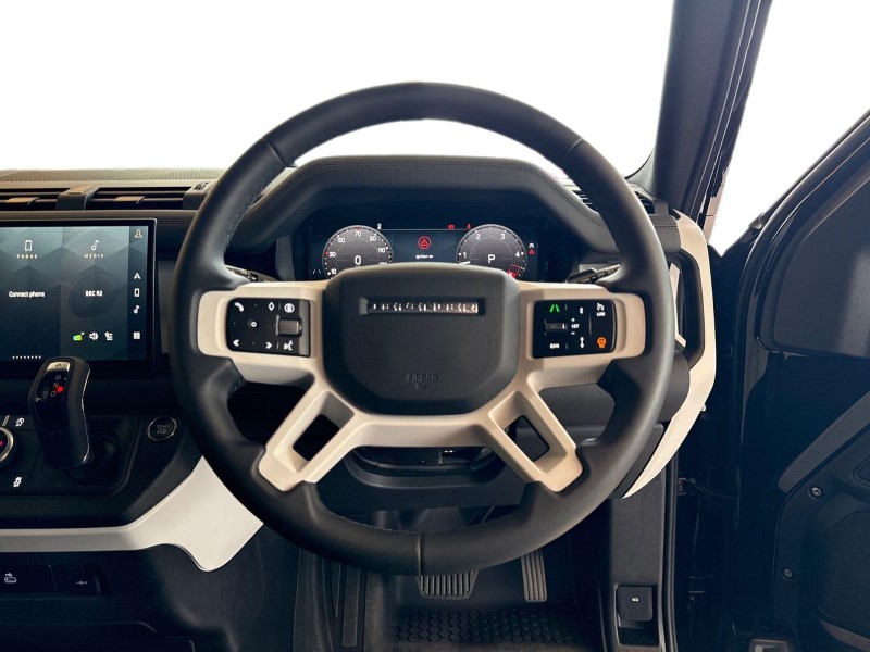 2025 (75) LAND ROVER COMMERCIAL DEFENDER 3.0 D250 Hard Top X-Dynamic SE Auto 5448390
