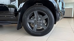 2025 (75) LAND ROVER COMMERCIAL DEFENDER 3.0 D250 Hard Top X-Dynamic SE Auto 5448383