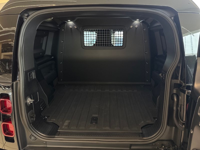 2025 (75) LAND ROVER COMMERCIAL DEFENDER 3.0 D250 Hard Top X-Dynamic SE Auto 5448385