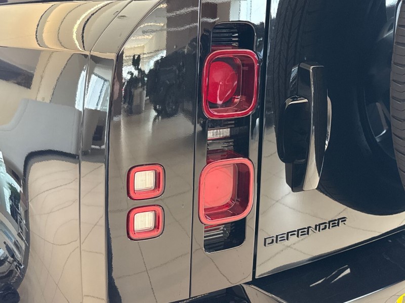 2025 (75) LAND ROVER COMMERCIAL DEFENDER 3.0 D250 Hard Top X-Dynamic SE Auto 5448394