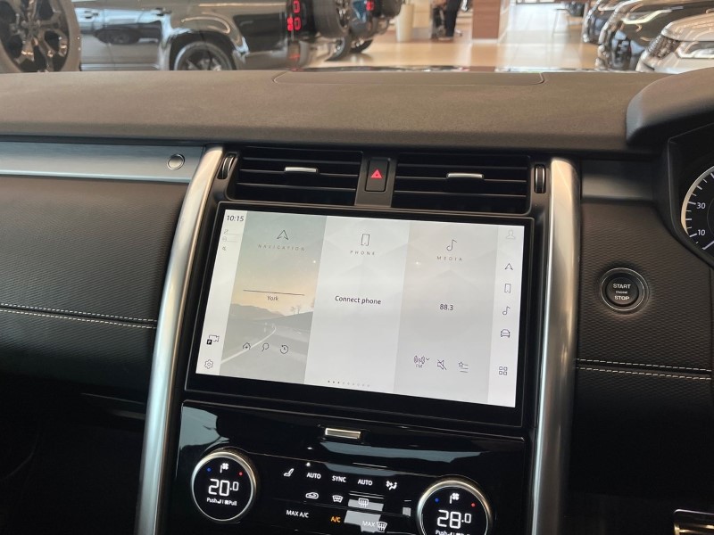 2023 (23) LAND ROVER DISCOVERY 3.0 D300 R-Dynamic HSE 5dr Auto 5454126