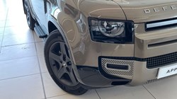 2025 (25) LAND ROVER COMMERCIAL DEFENDER 3.0 D250 Hard Top X-Dynamic SE Auto 5462842