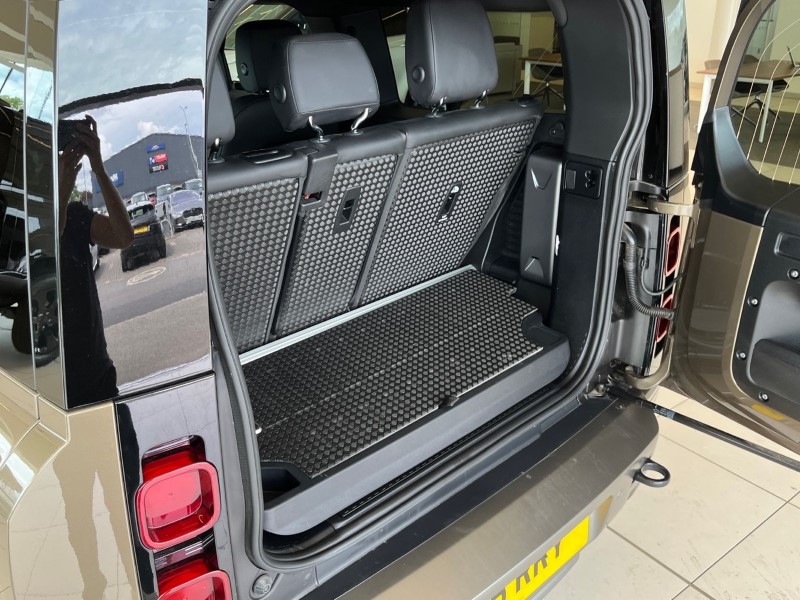 2025 (25) LAND ROVER COMMERCIAL DEFENDER 3.0 D250 Hard Top X-Dynamic SE Auto 5462840