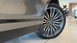 2018 (68) LAND ROVER RANGE ROVER VELAR 3.0 D300 R-Dynamic SE 5dr Auto 5470113