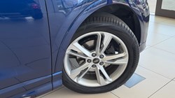 2022 (22) AUDI Q3 35 TFSI S Line 5dr S Tronic 5495460