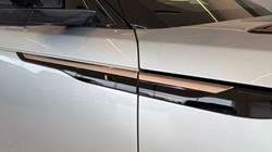 2019 (69) LAND ROVER RANGE ROVER VELAR 2.0 D240 R-Dynamic HSE 5dr Auto 5483808