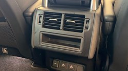 2024 (74) LAND ROVER DISCOVERY 3.0 D300 Dynamic SE 5dr Auto 5541463