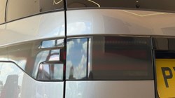 2024 (74) LAND ROVER DISCOVERY 3.0 D300 Dynamic SE 5dr Auto 5541464