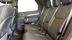 2024 (74) LAND ROVER DISCOVERY 3.0 D300 Dynamic SE 5dr Auto 5541449