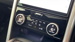 2025 (25) LAND ROVER DISCOVERY 3.0 D350 Metropolitan Edition 5dr Auto 5522101